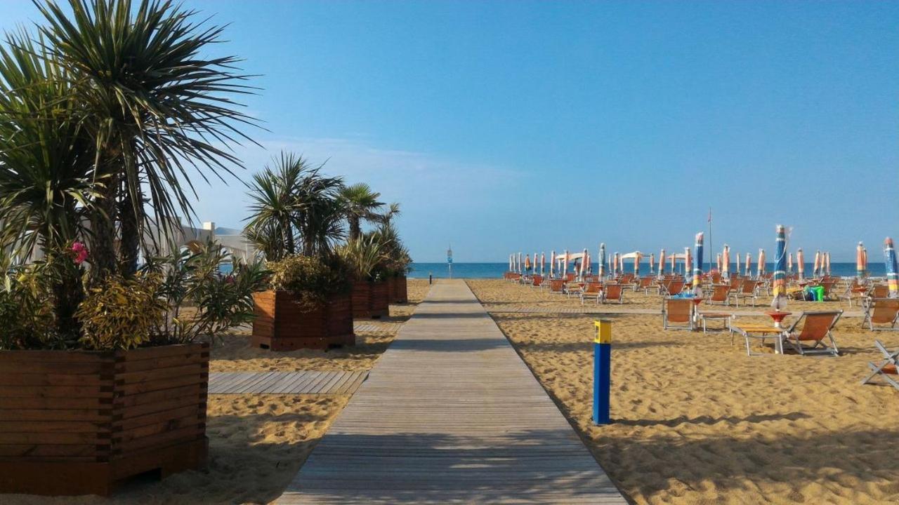 Ville Carla E Caterina Bibione Luaran gambar